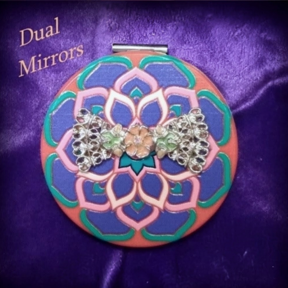 Compact Make-up Case Touch-up Magnifying Mirror Mandala Background Design